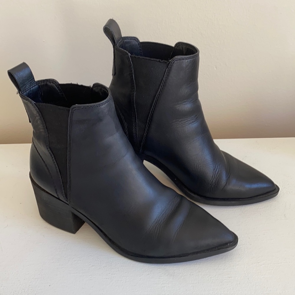 Steve Madden Audience Leather bootie